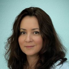 Лутовинова Анна